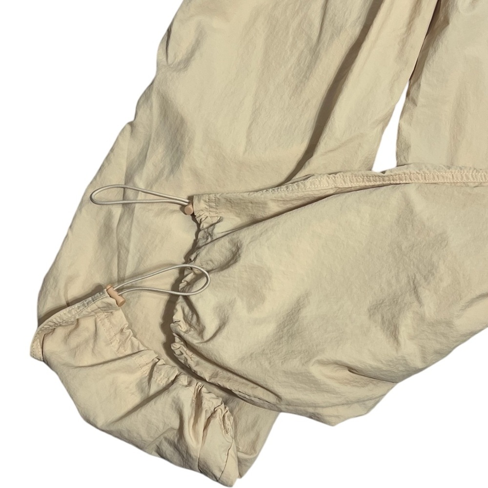 Better Together NYC Beige Cream Parachute Joggers Size Medium y2k retro - Picture 4 of 8